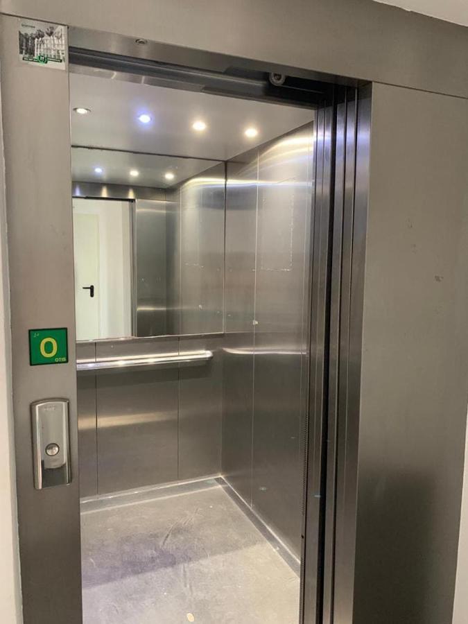 -Malagasunapts- Modern Citycentre Pool&Parking Dış mekan fotoğraf