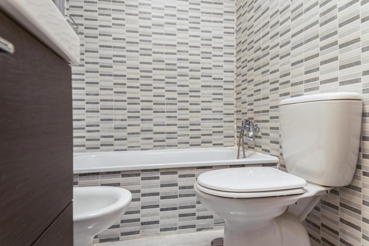 -Malagasunapts- Modern Citycentre Pool&Parking Dış mekan fotoğraf