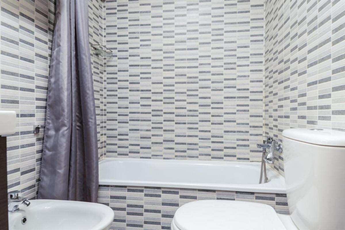 -Malagasunapts- Modern Citycentre Pool&Parking Dış mekan fotoğraf